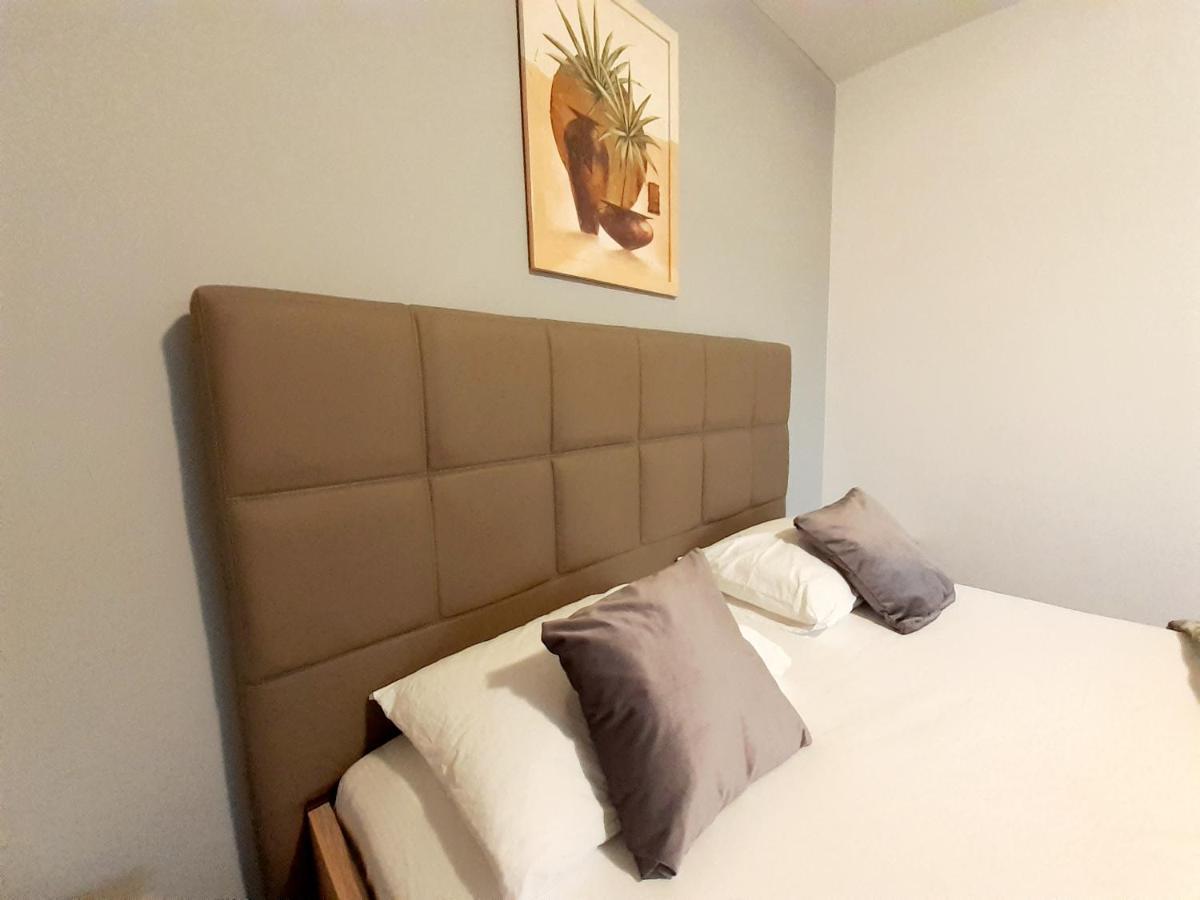 Magic Studio Hunedoara Apartman Kültér fotó